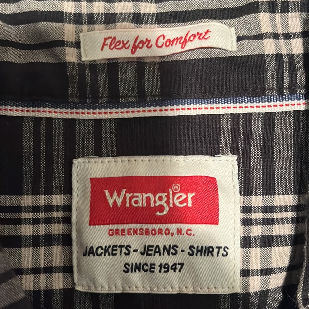 Wrangler button down - Picture 2 of 3